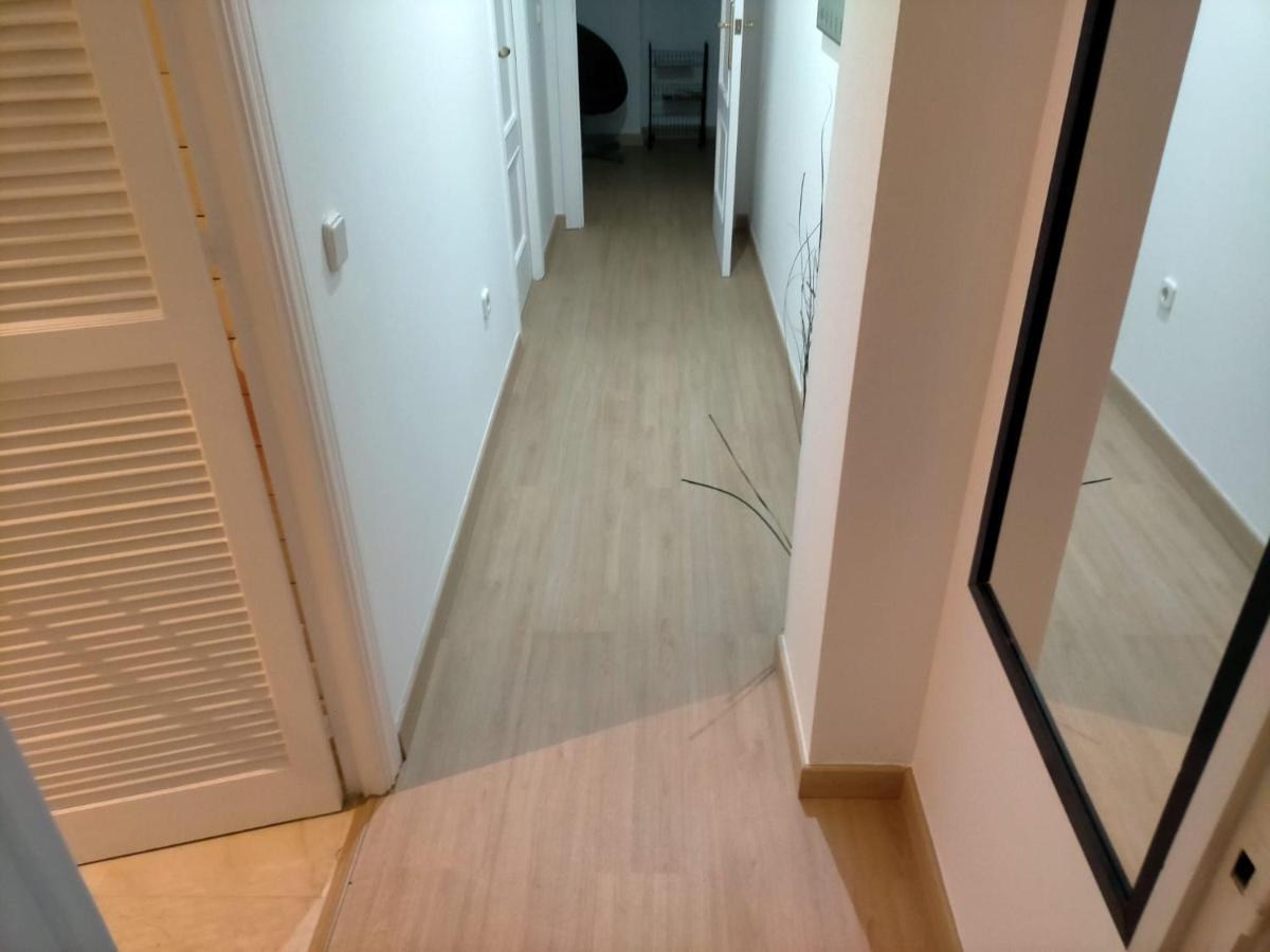 Alameda Donkey Parking Apartment Seville Luaran gambar