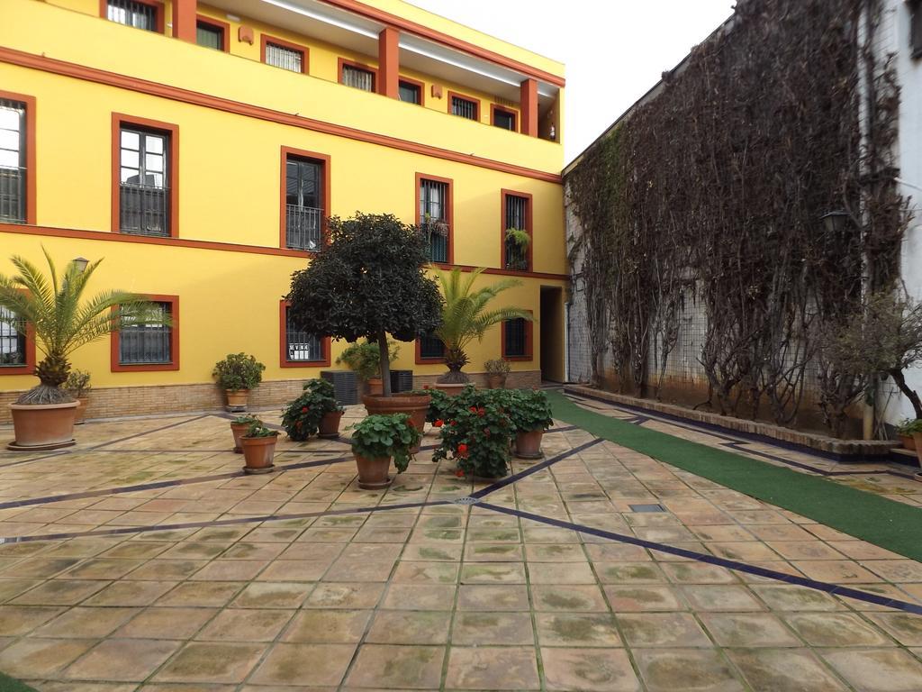 Alameda Donkey Parking Apartment Seville Luaran gambar
