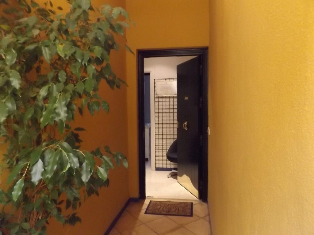 Alameda Donkey Parking Apartment Seville Luaran gambar